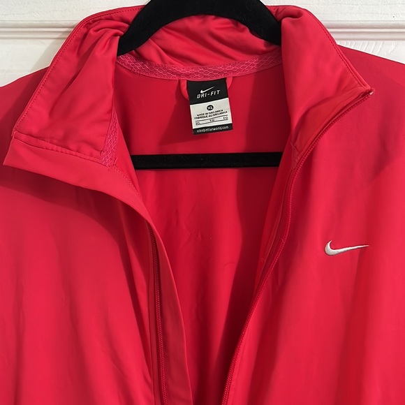 Women’s Nike Pink Jacket - Picture 3 of 6
